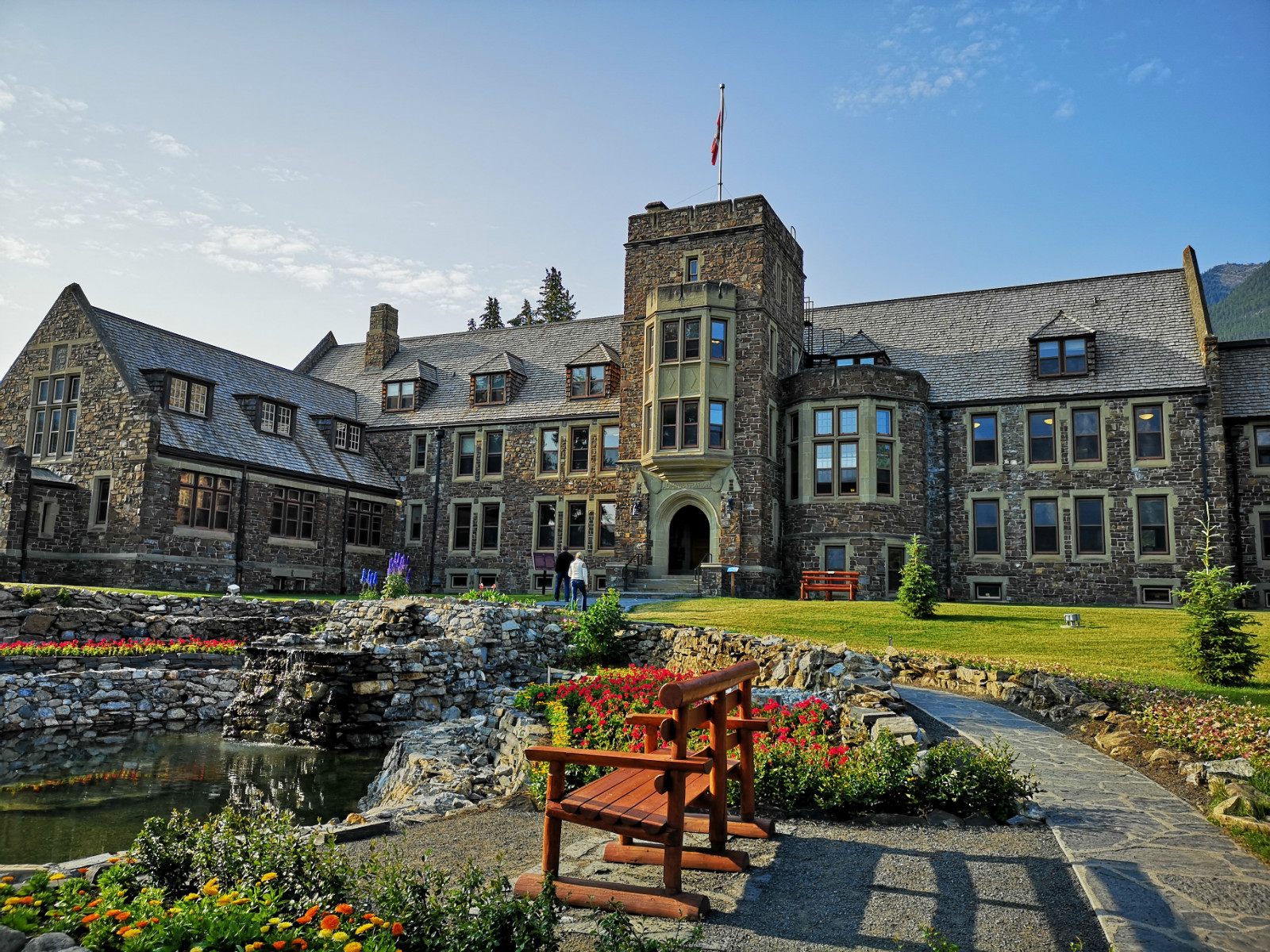 低龄留学加拿大，学校应该怎么选？