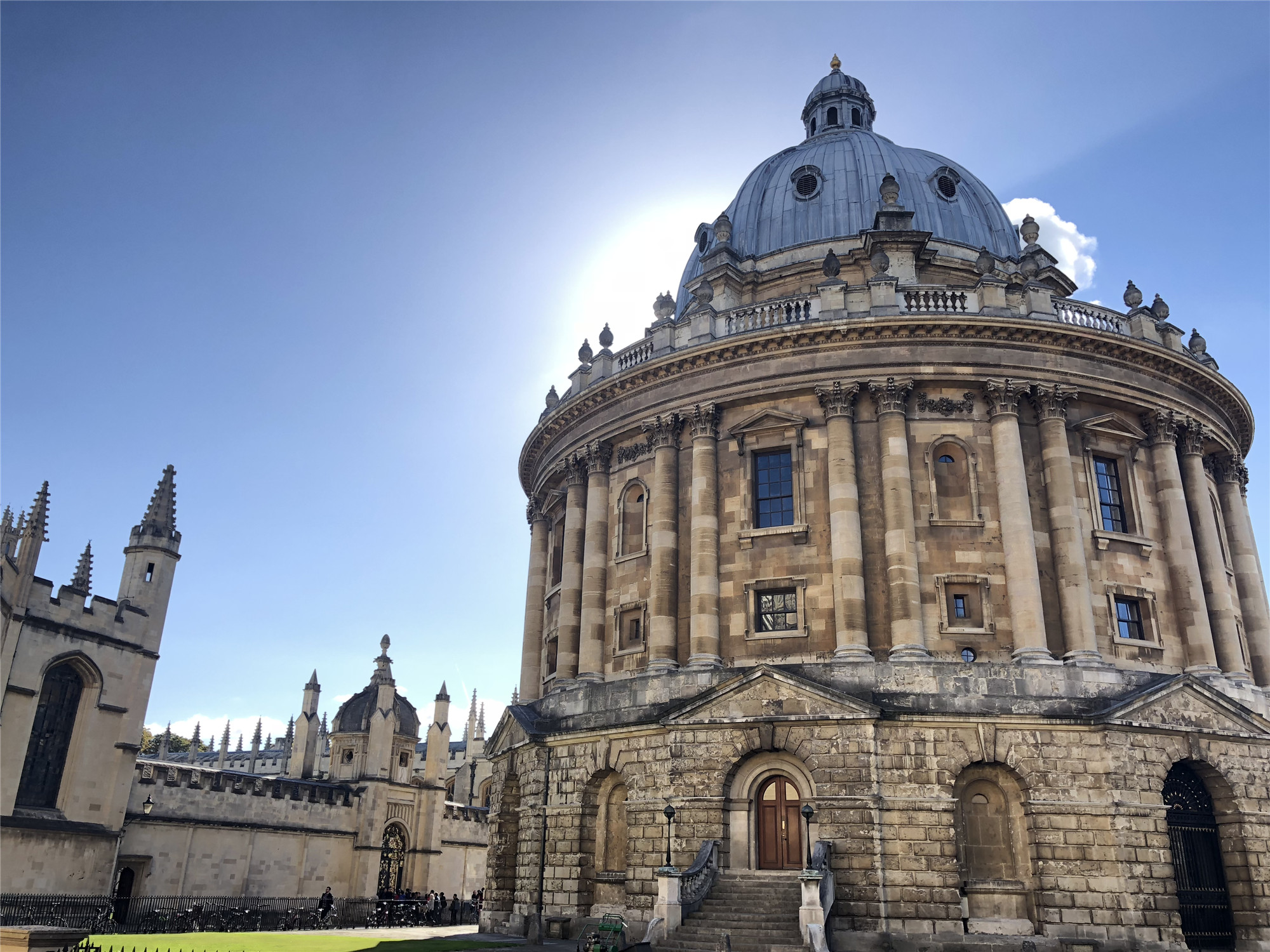 英国一年制硕士课程省时省力，浓缩≠很水