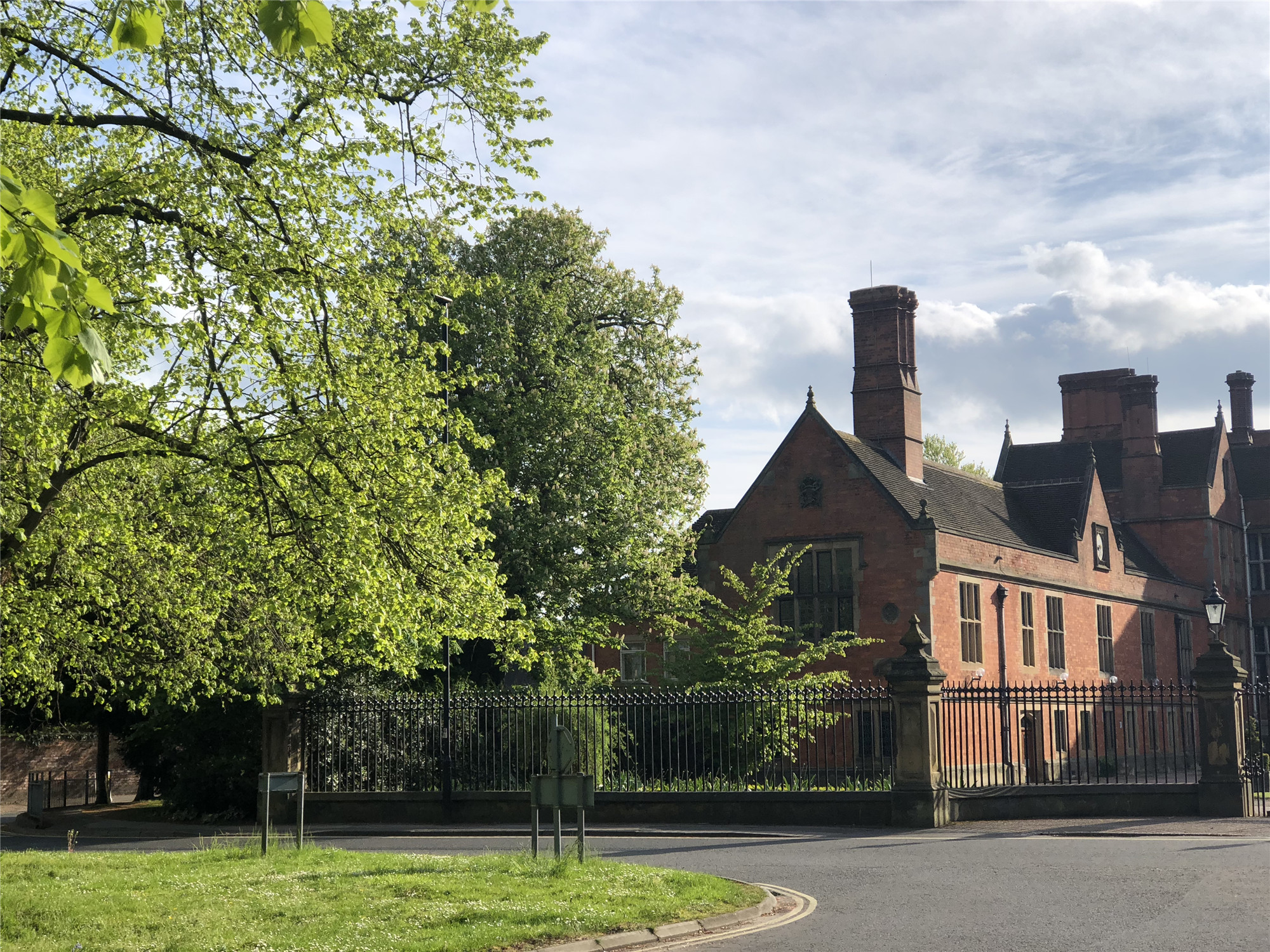 来英国留学，世界名校、全球500强向你招手