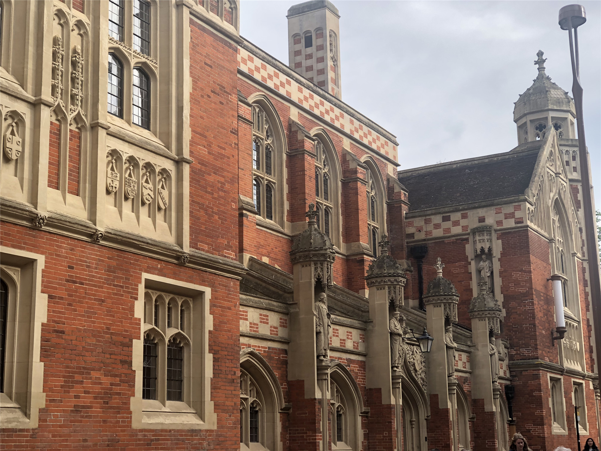 英国留学多个offer下，怎么选校？