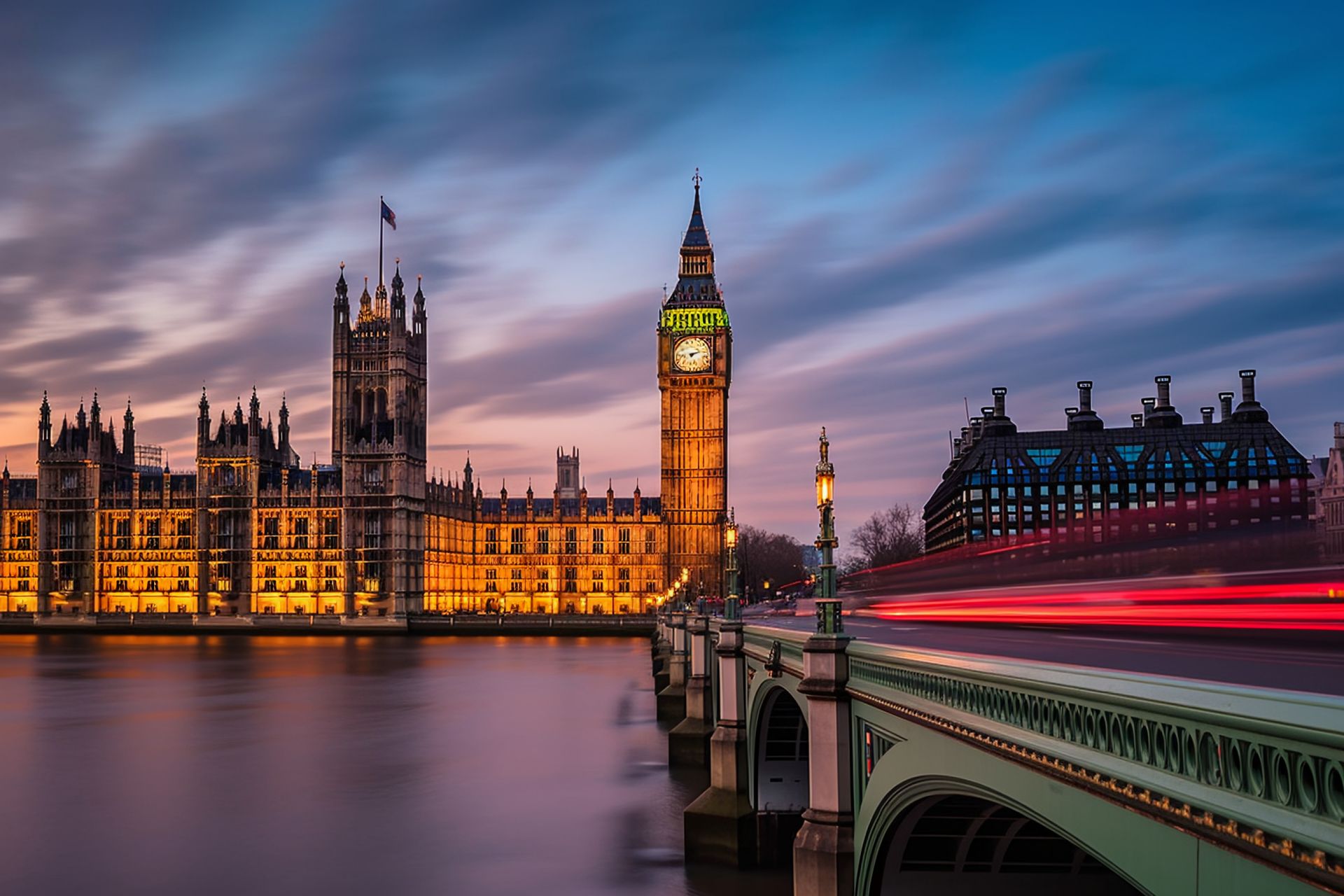 英国官宣一则留学好消息！最受学生欢迎的十大专业出炉，有你心仪的吗？