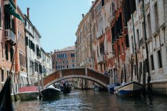 留学是‘富人游戏’?普通家庭的孩子该不该拼?