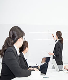 景鸿留学公司专业团队